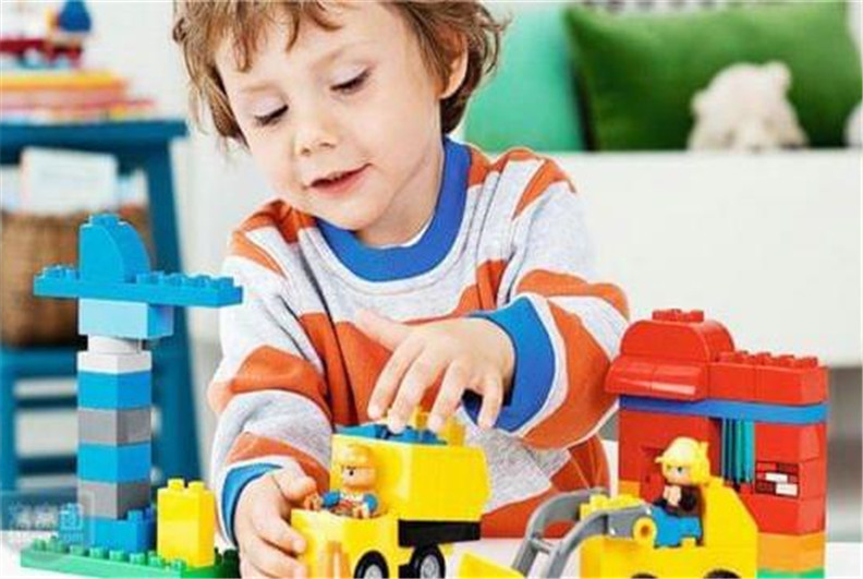 學習與實踐相結(jié)合打造完美幼兒英語　