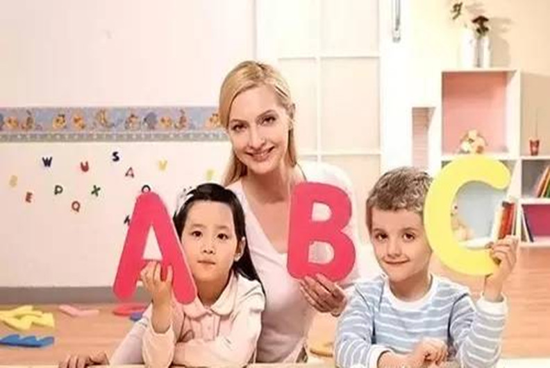 堅(jiān)持學(xué)習(xí)英語，如何引導(dǎo)孩子