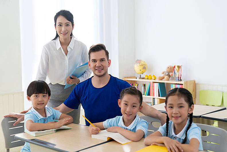 千古難題：中國孩子究竟應(yīng)該如何學(xué)英語？